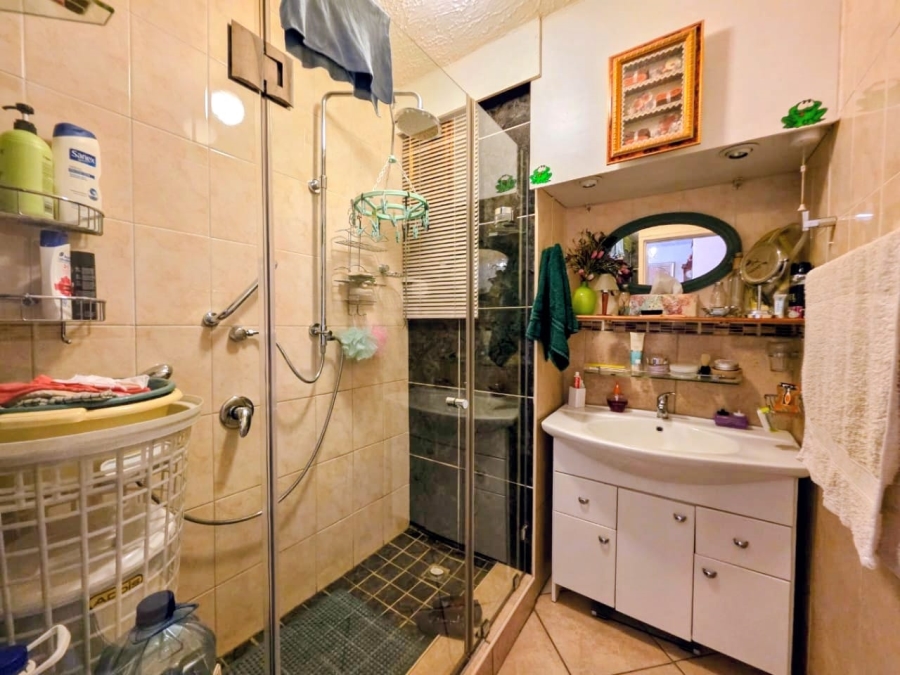 2 Bedroom Property for Sale in Sinoville Gauteng
