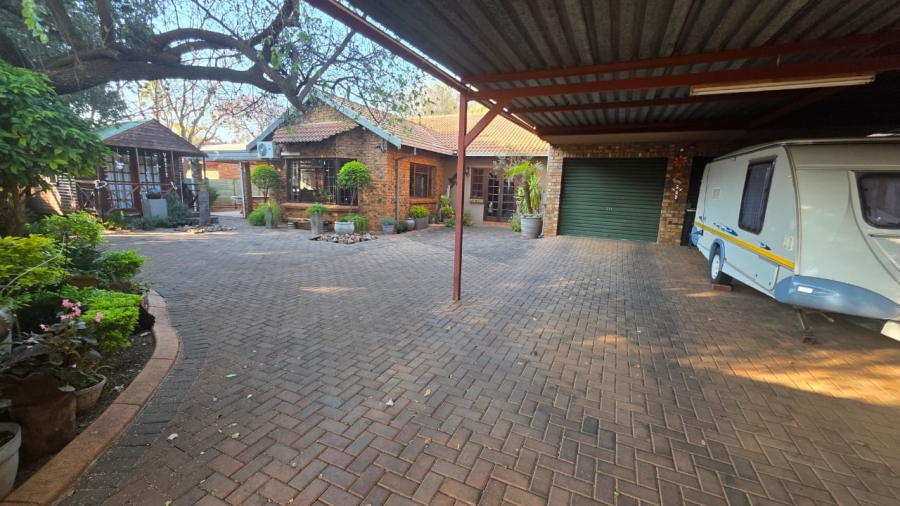 4 Bedroom Property for Sale in Doornpoort Gauteng