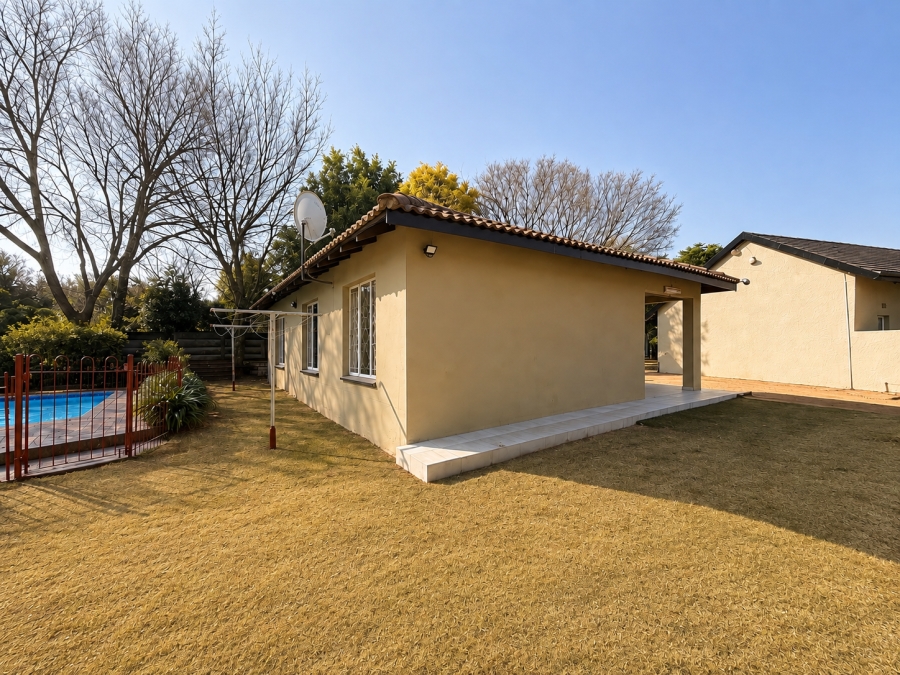 To Let 3 Bedroom Property for Rent in Lombardy East Gauteng