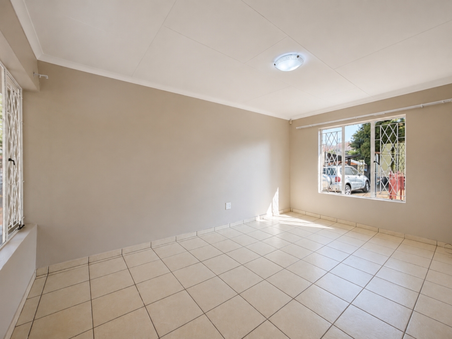 To Let 3 Bedroom Property for Rent in Lombardy East Gauteng