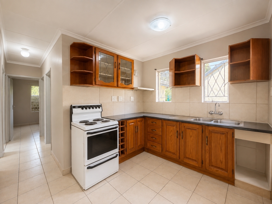 To Let 3 Bedroom Property for Rent in Lombardy East Gauteng