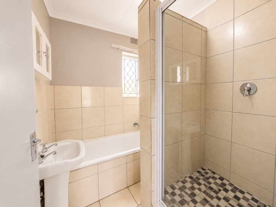 To Let 3 Bedroom Property for Rent in Lombardy East Gauteng