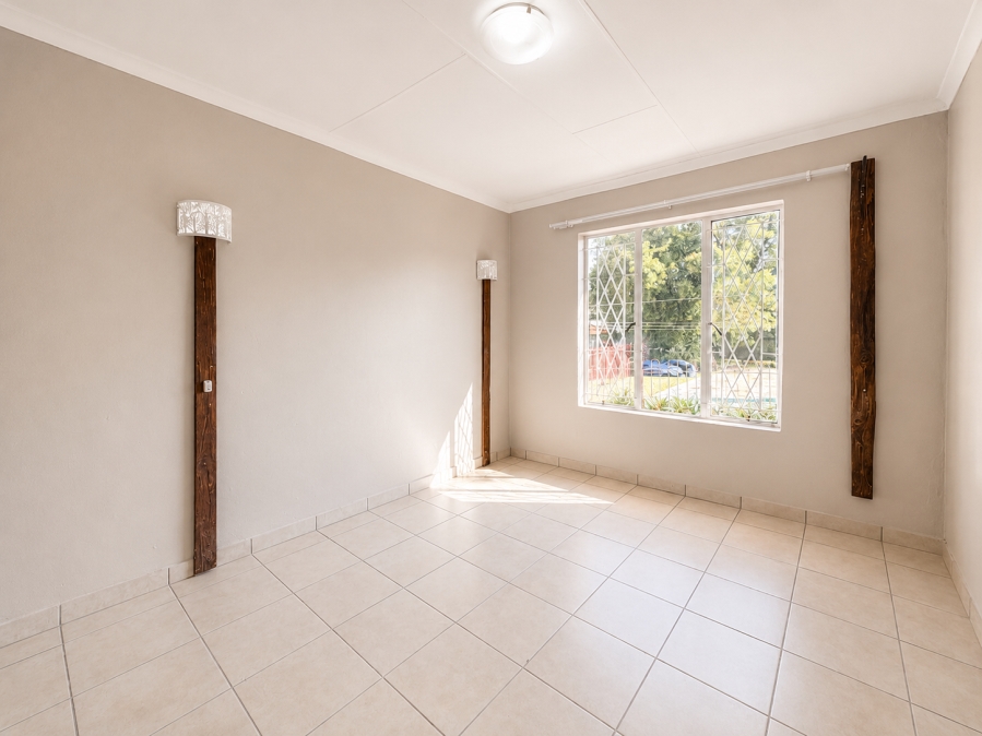 To Let 3 Bedroom Property for Rent in Lombardy East Gauteng