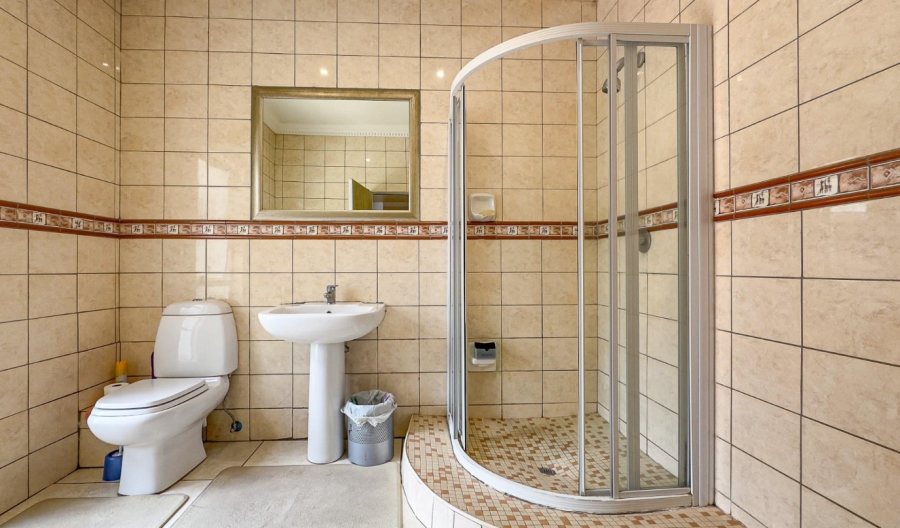 10 Bedroom Property for Sale in Waterkloof Ridge Gauteng