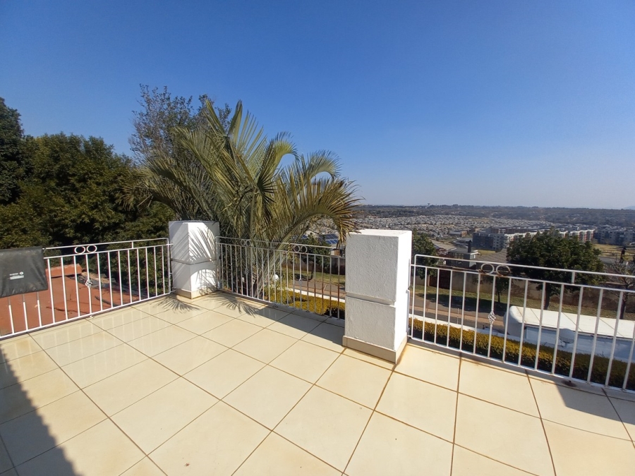 10 Bedroom Property for Sale in Waterkloof Ridge Gauteng