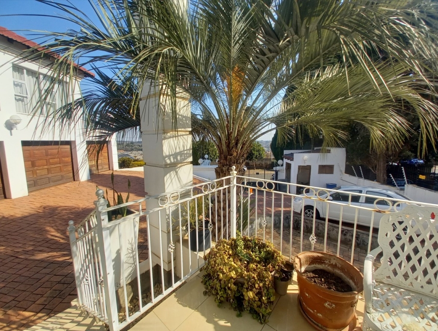 10 Bedroom Property for Sale in Waterkloof Ridge Gauteng