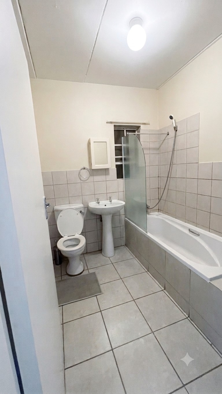 1 Bedroom Property for Sale in Grand Central Gauteng