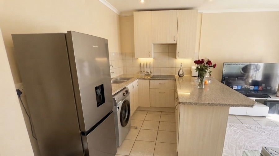 1 Bedroom Property for Sale in Grand Central Gauteng