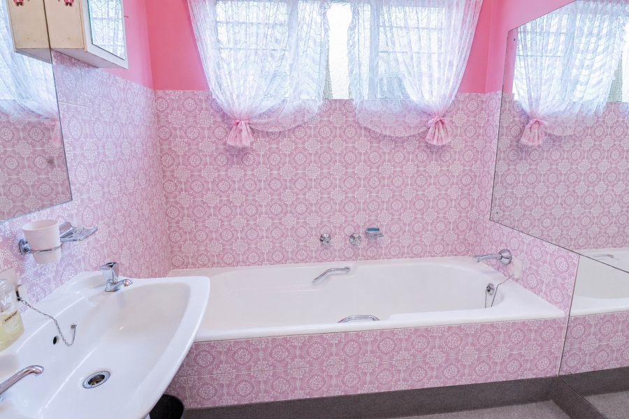 4 Bedroom Property for Sale in Wingate Park Gauteng