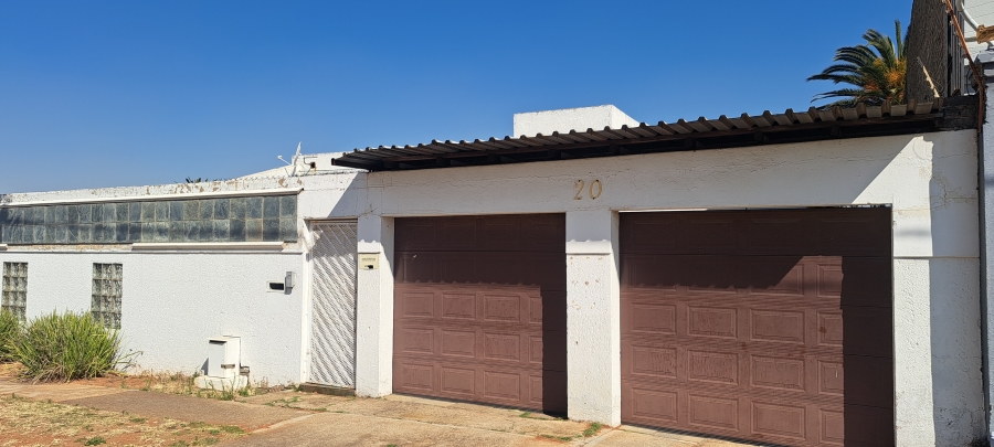 To Let 3 Bedroom Property for Rent in Maraisburg Gauteng