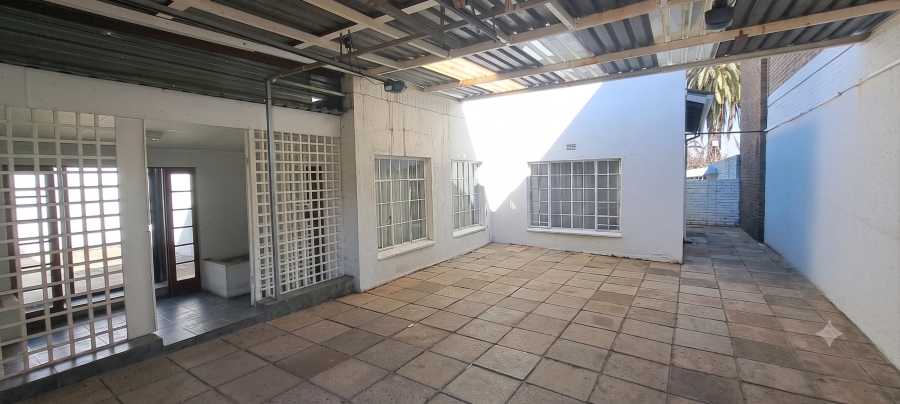 To Let 3 Bedroom Property for Rent in Maraisburg Gauteng