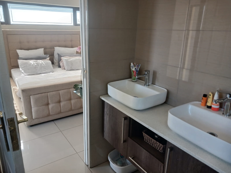 3 Bedroom Property for Sale in Zambezi Manor Lifestyle Estate Gauteng