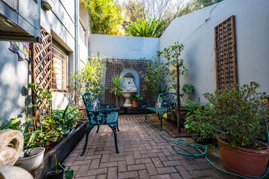 2 Bedroom Property for Sale in Faerie Glen Gauteng