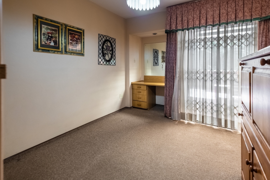 2 Bedroom Property for Sale in Faerie Glen Gauteng