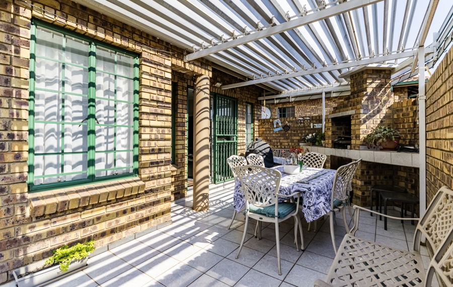 3 Bedroom Property for Sale in Hennopspark Gauteng