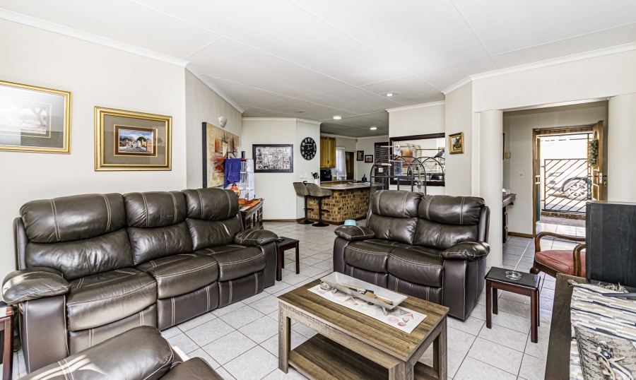 3 Bedroom Property for Sale in Hennopspark Gauteng