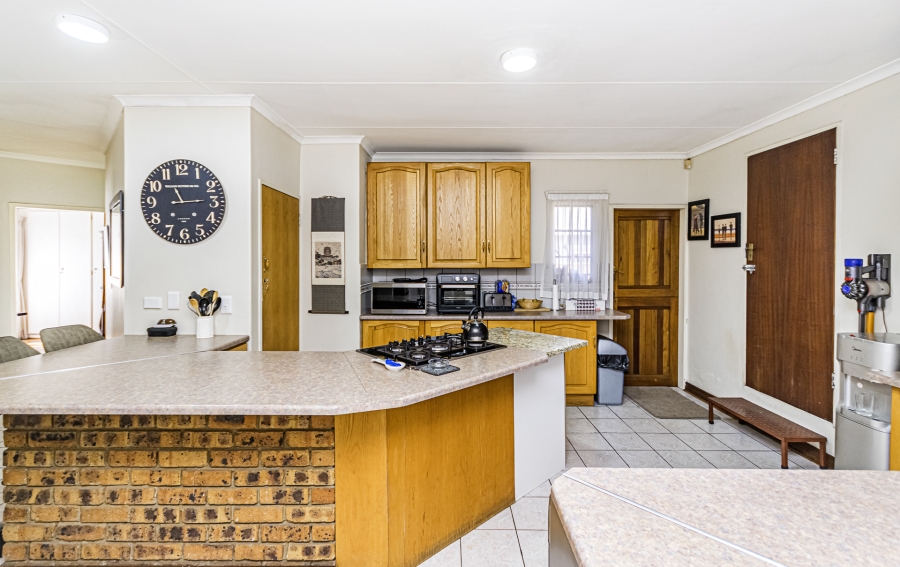 3 Bedroom Property for Sale in Hennopspark Gauteng