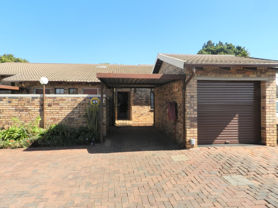 To Let 2 Bedroom Property for Rent in Weltevreden Park Gauteng