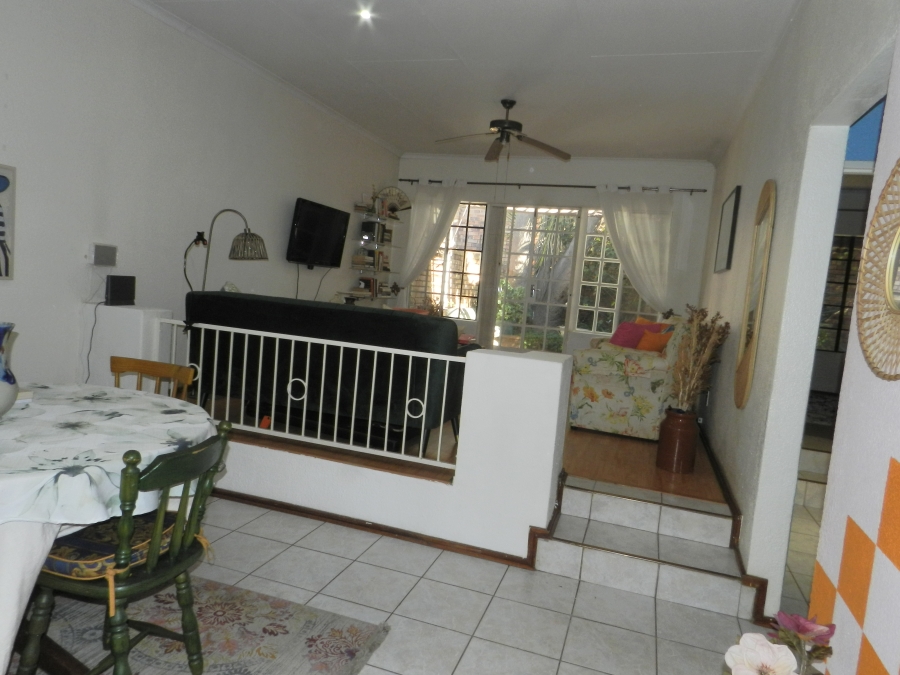 To Let 2 Bedroom Property for Rent in Weltevreden Park Gauteng