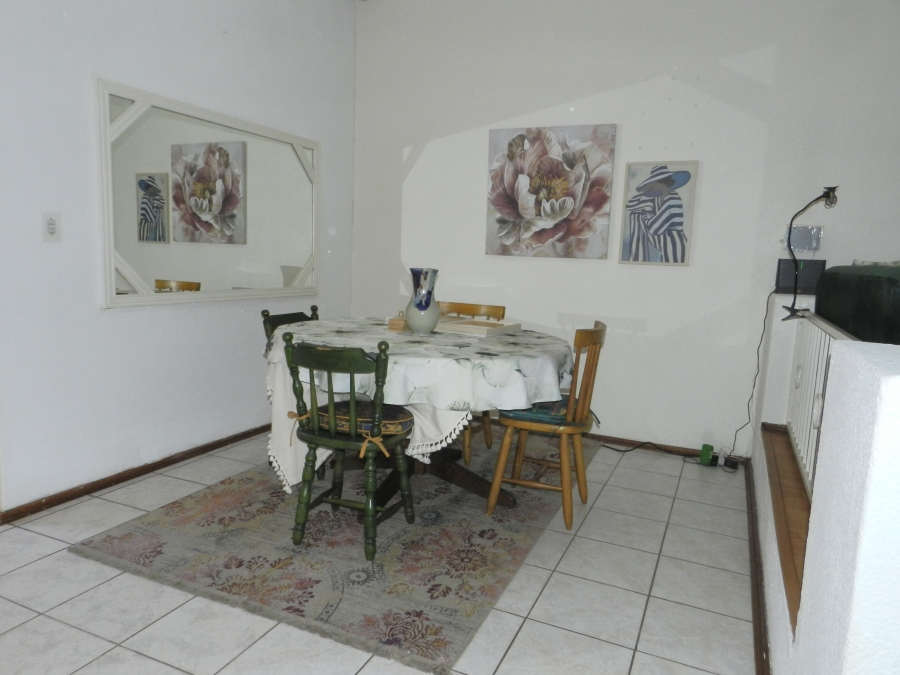 To Let 2 Bedroom Property for Rent in Weltevreden Park Gauteng