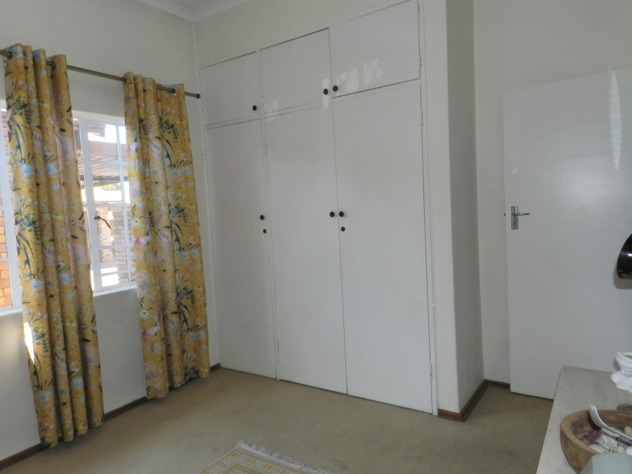 To Let 2 Bedroom Property for Rent in Weltevreden Park Gauteng