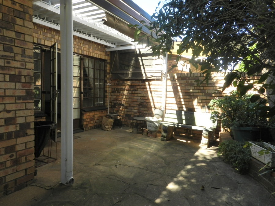 To Let 2 Bedroom Property for Rent in Weltevreden Park Gauteng