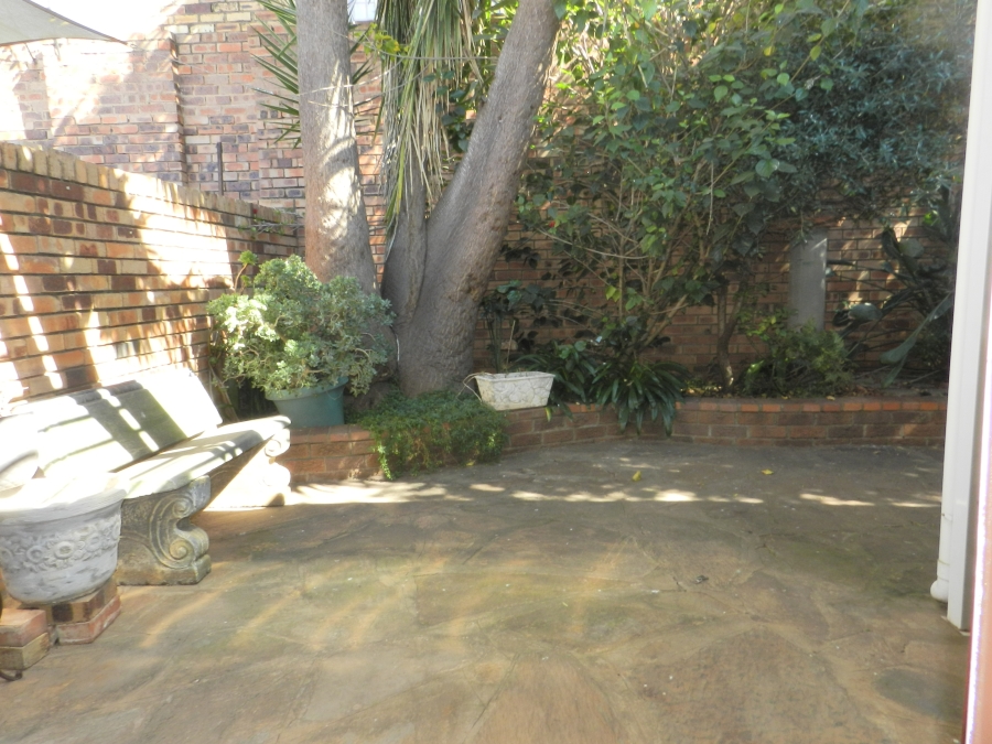 To Let 2 Bedroom Property for Rent in Weltevreden Park Gauteng