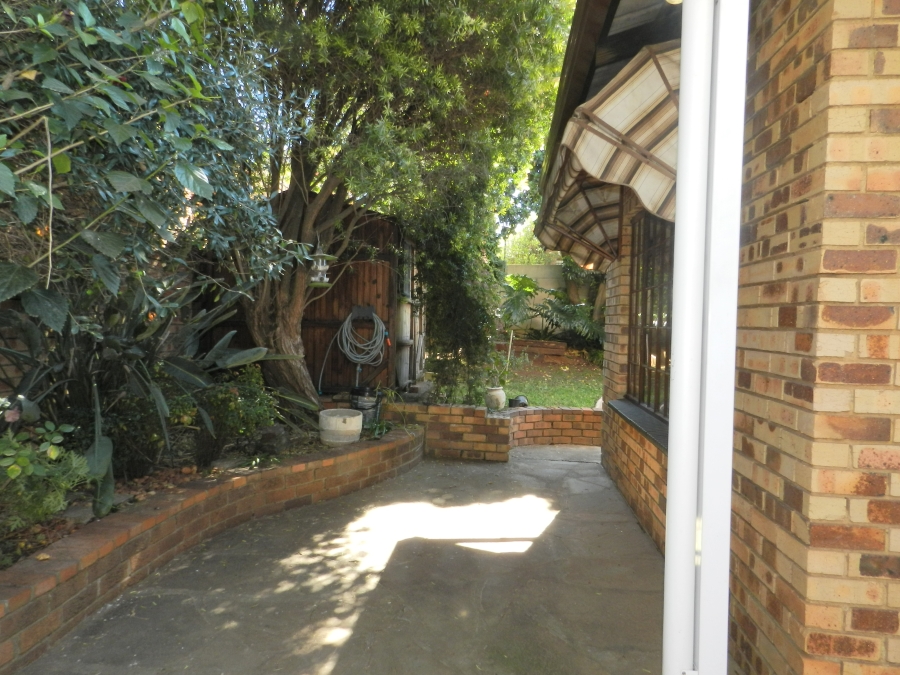 To Let 2 Bedroom Property for Rent in Weltevreden Park Gauteng
