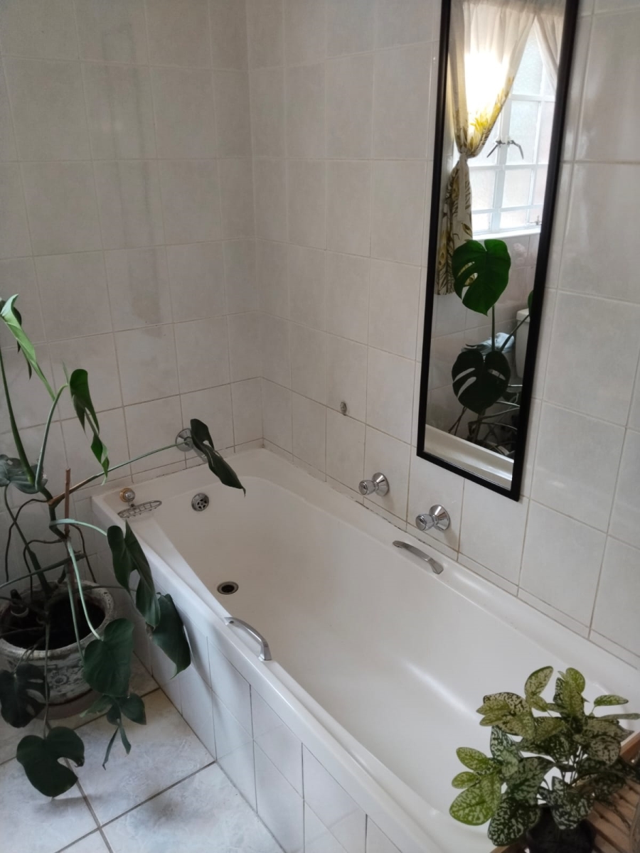 2 Bedroom Property for Sale in Weltevreden Park Gauteng