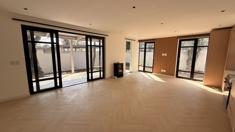 To Let 2 Bedroom Property for Rent in Bryanston Gauteng