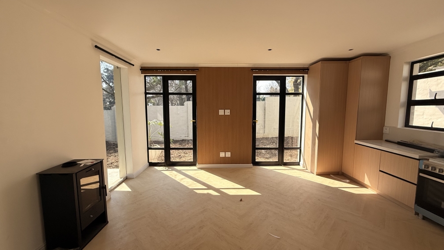 To Let 2 Bedroom Property for Rent in Bryanston Gauteng