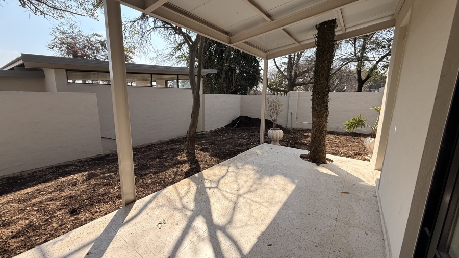 To Let 2 Bedroom Property for Rent in Bryanston Gauteng