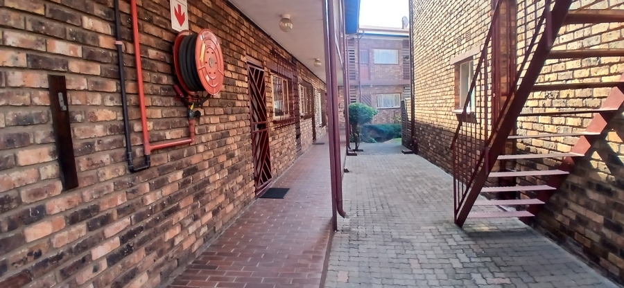 2 Bedroom Property for Sale in New Redruth Gauteng