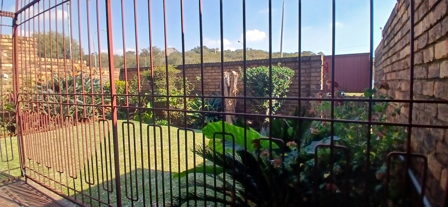 2 Bedroom Property for Sale in New Redruth Gauteng