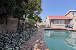 4 Bedroom Property for Sale in Brackendowns Gauteng