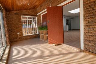 3 Bedroom Property for Sale in Brackendowns Gauteng