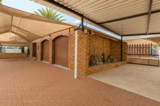 3 Bedroom Property for Sale in Brackendowns Gauteng