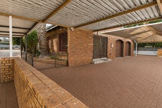 3 Bedroom Property for Sale in Brackendowns Gauteng