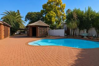 3 Bedroom Property for Sale in Brackendowns Gauteng