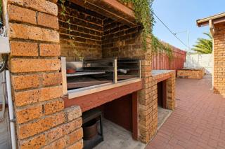 3 Bedroom Property for Sale in Brackendowns Gauteng