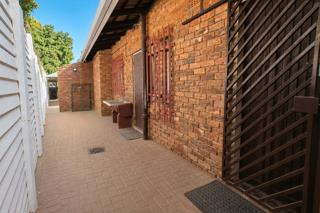 3 Bedroom Property for Sale in Brackendowns Gauteng