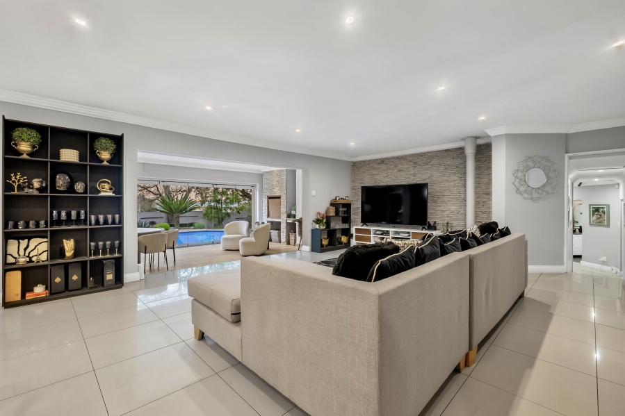 4 Bedroom Property for Sale in Morningside Manor Gauteng