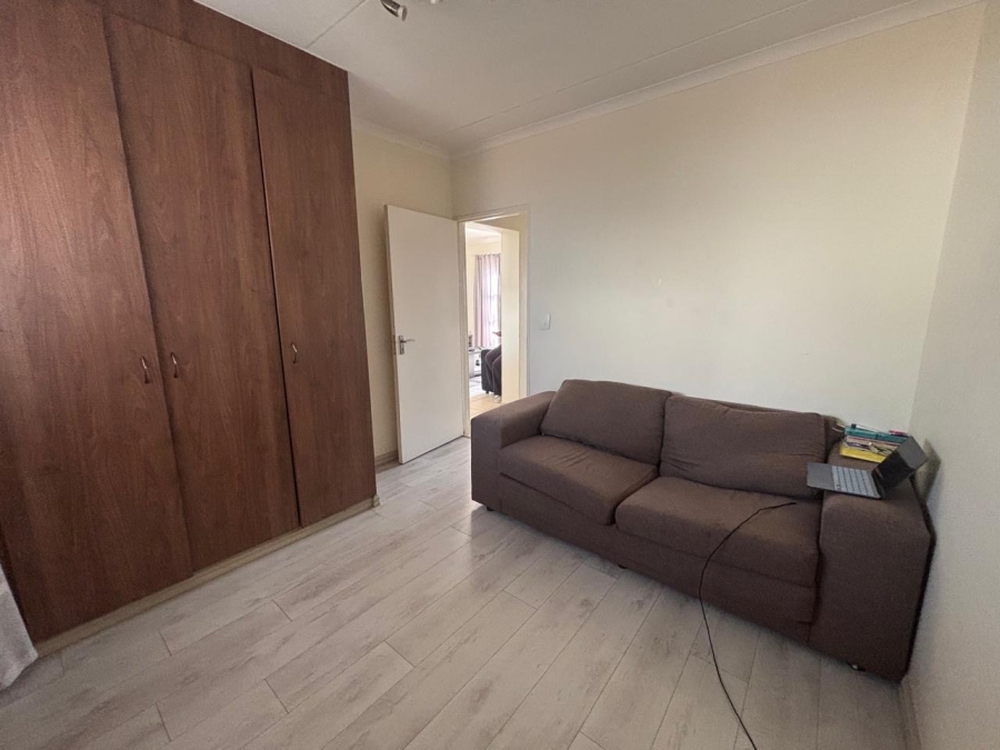 To Let 3 Bedroom Property for Rent in Barbeque Downs Gauteng