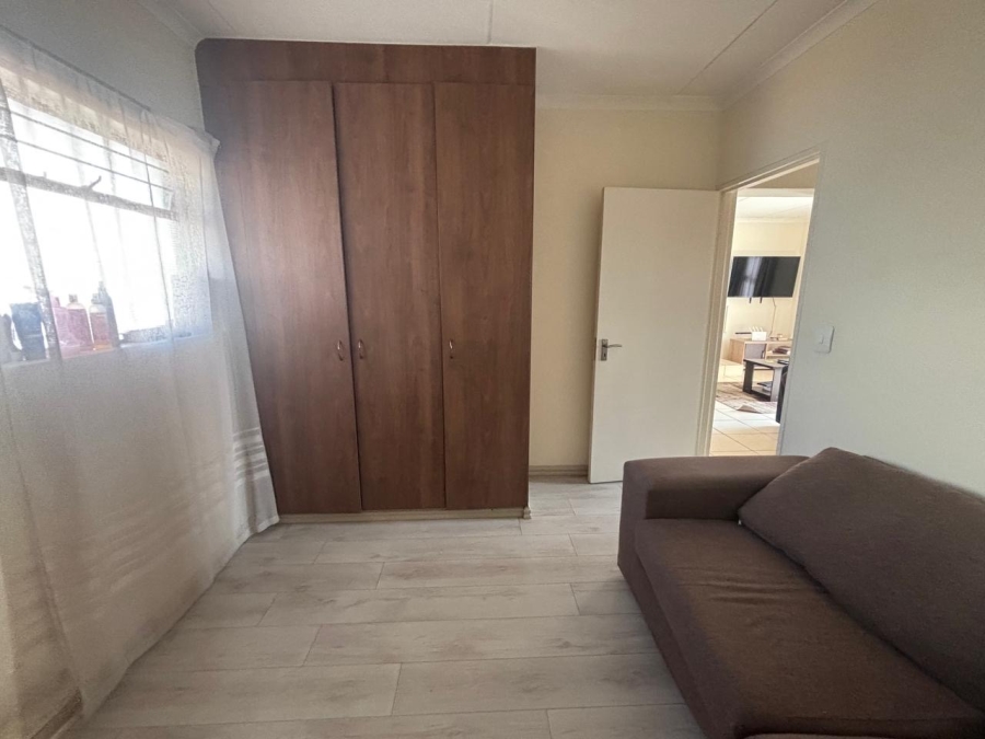 To Let 3 Bedroom Property for Rent in Barbeque Downs Gauteng