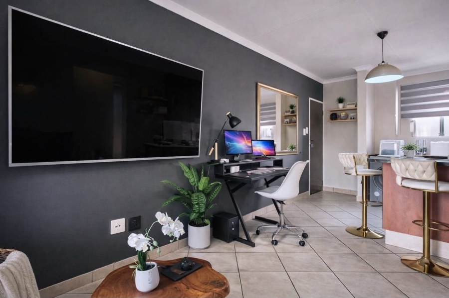 To Let 2 Bedroom Property for Rent in Barbeque Downs Gauteng