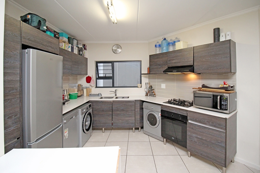 To Let 3 Bedroom Property for Rent in Modderfontein Gauteng