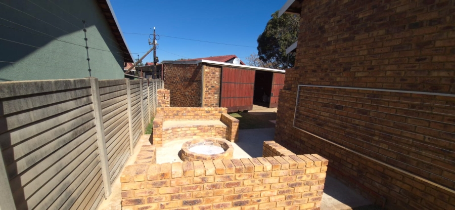 2 Bedroom Property for Sale in Minnebron Gauteng