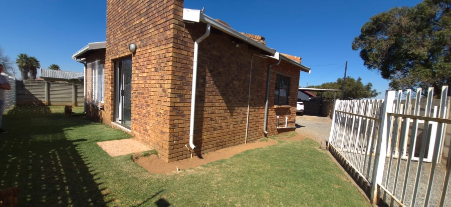 2 Bedroom Property for Sale in Minnebron Gauteng