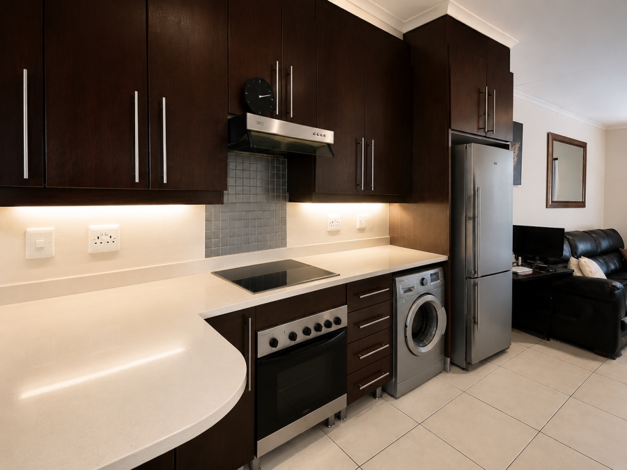 To Let 2 Bedroom Property for Rent in Greenstone Hill Gauteng