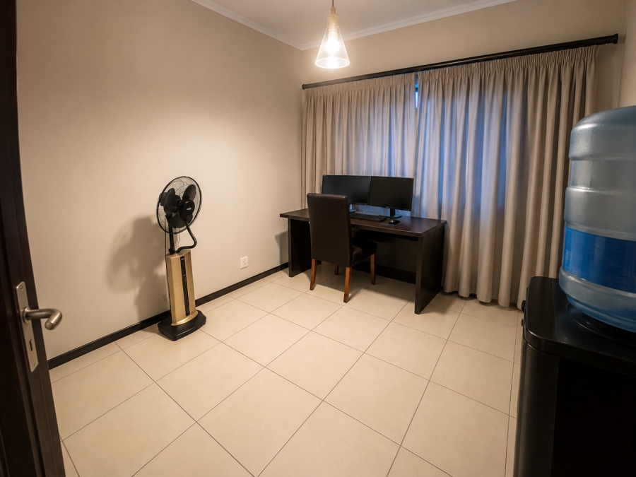 To Let 2 Bedroom Property for Rent in Greenstone Hill Gauteng